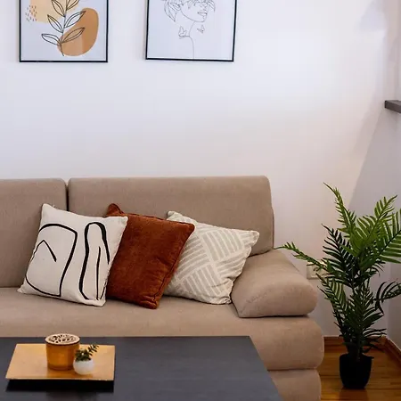 Lägenhet Business And Travel Lounge With Private Parking *