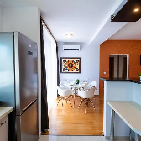 Business And Travel Lounge With Private Parking Lägenhet *