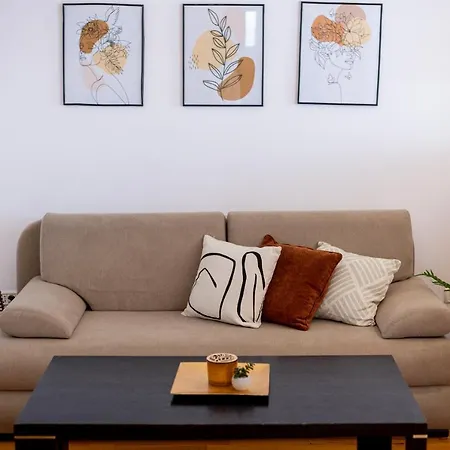 Apartamento Business And Travel Lounge With Private Parking