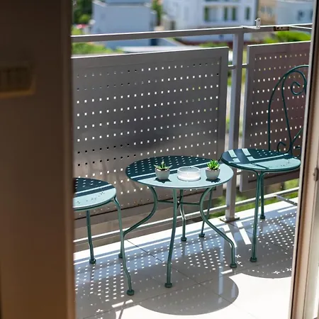 Business And Travel Lounge With Private Parking Apartmán *