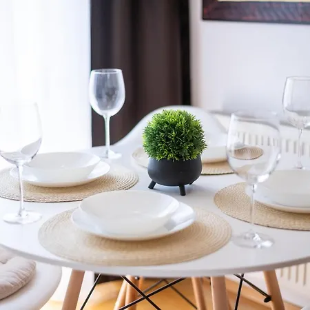 Appartement Business And Travel Lounge With Private Parking